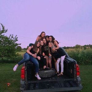 Meet your Posher, Jennifer